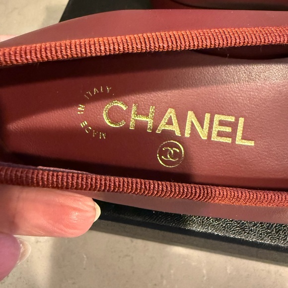 BNWT Chanel 26S Lambskin Burgundy & Pink Bow Tie Ballet Ballerina Flat, Size 36 - Picture 5 of 11